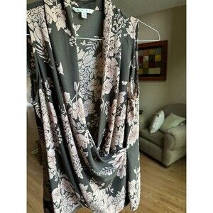 CAbi Blouse Faux Wrap Sleeveless Women's Size Medium‎ Floral Rosewater Style 594